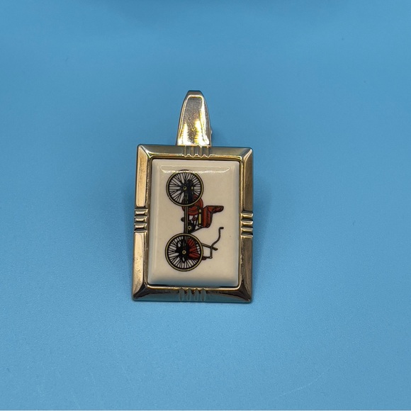 Vintage Benz Patent-Motorwagen Tie Clip 1886 First Car Ceramic Enamel 1960s-80s - Picture 6 of 7